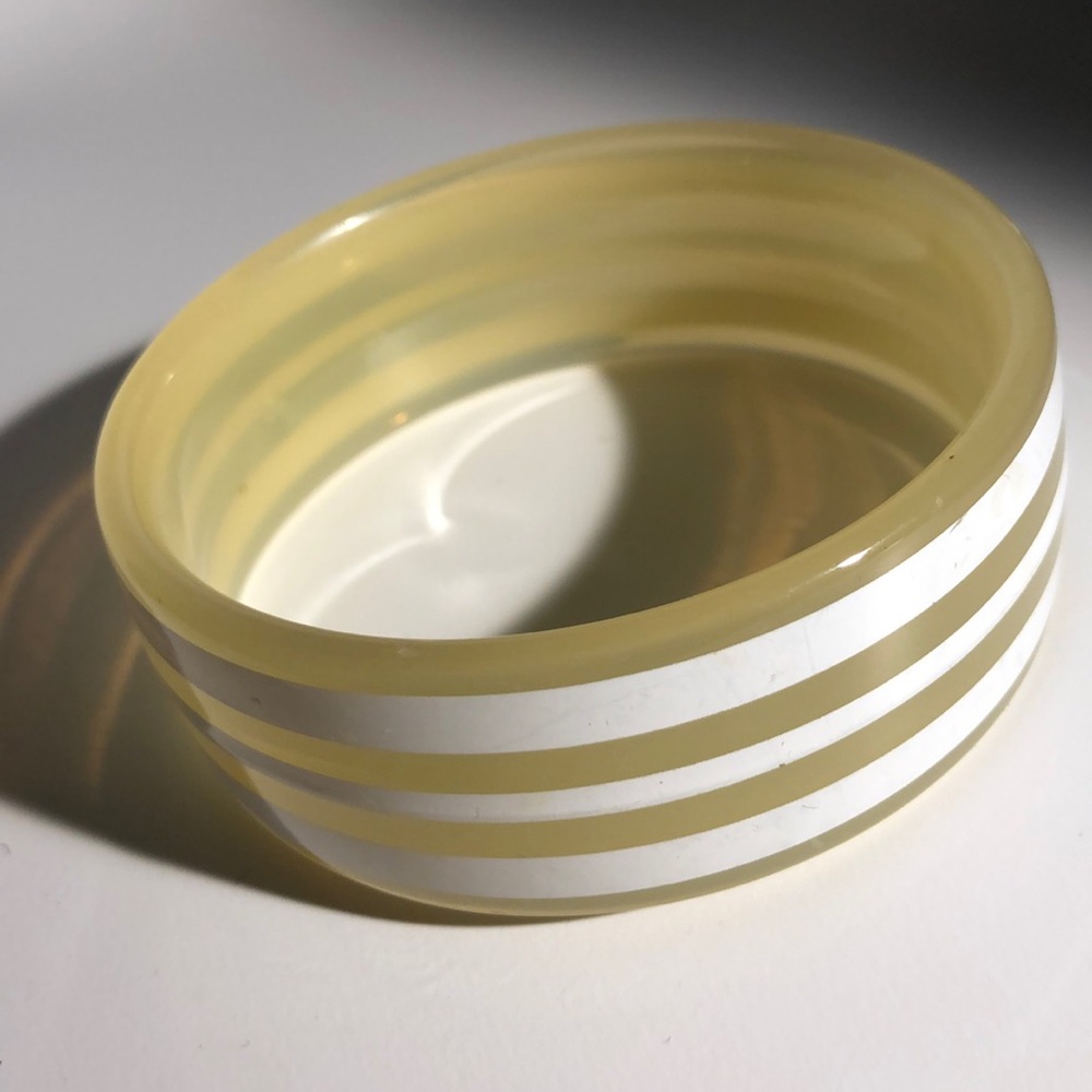 Lucite bracelet Pale yellow stripped